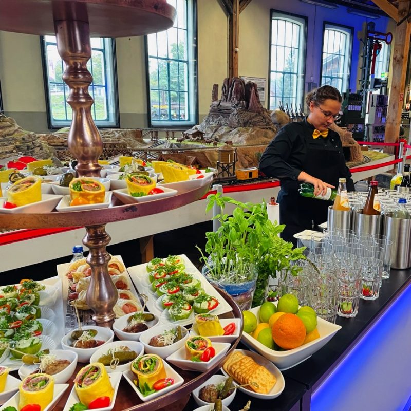 Fingerfood und Getränkebuffet