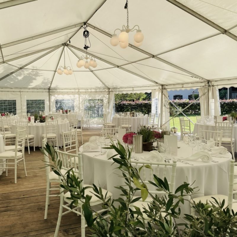 Hochzeit im Zelt