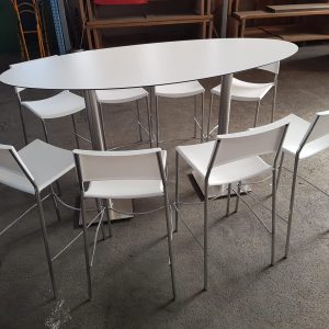 Stehtisch elliptisch